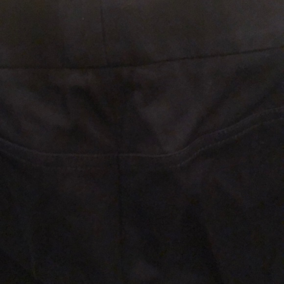 St. John Sport capris - Picture 3 of 8